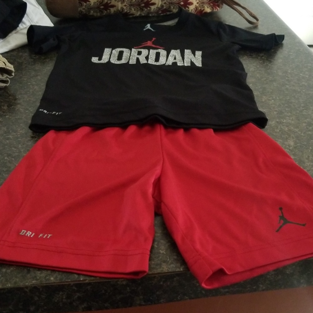 Boys Jordan short set